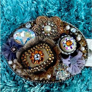 Vintage Women’s belt white large buckle